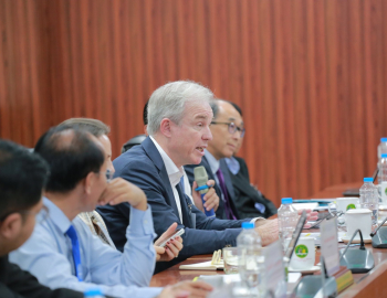 Độc Lập Về Năng Lượng: Áp Lực Xung Đột Quốc Tế và Cơ Hội Từ Tự Chủ Nguồn Lực