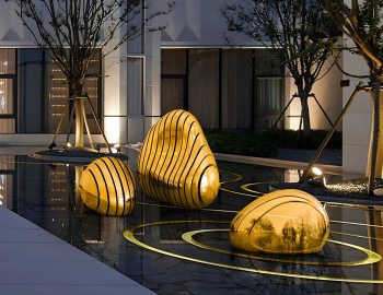 Điêu khắc thời hiện đại: giao điểm của nghệ thuật, không gian công cộng và cần tính toán giá trị kinh tế lâu dài