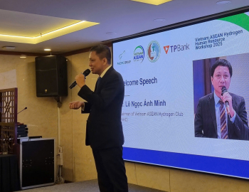 Việt Nam trong kỷ nguyên mới: cần hành động ngay — đào tạo, cấp chứng chỉ và khung quy chuẩn cho các ngành nghề mới